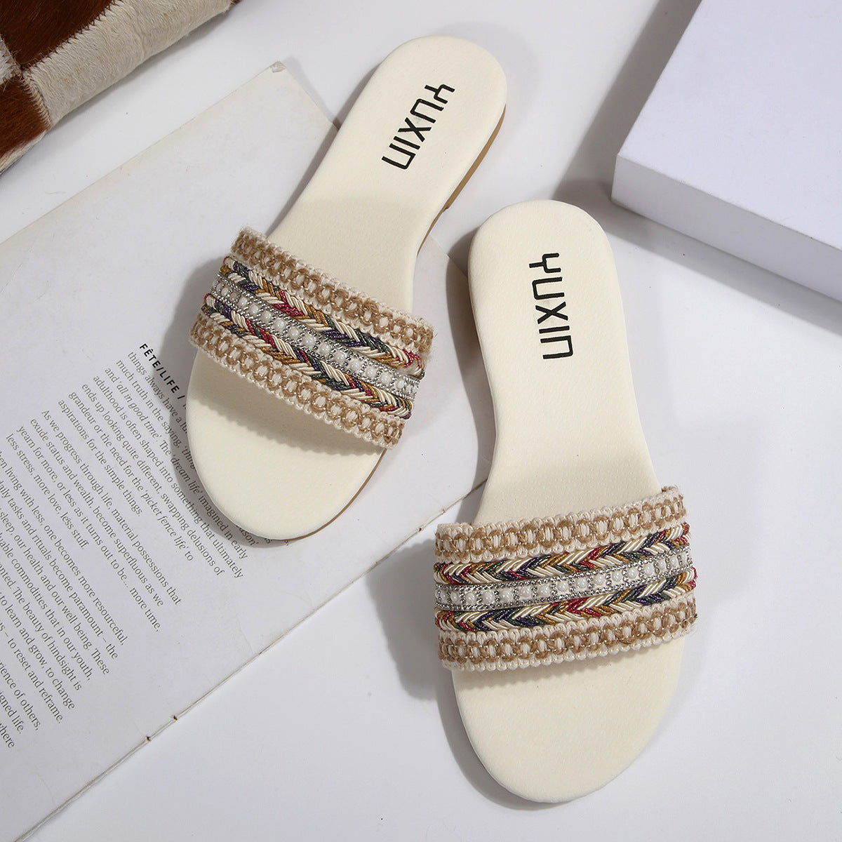 European and American cross-border women's shoes, export fashion slippers, classic versatile ethnic style webbing decoration, round-toe flat sandals