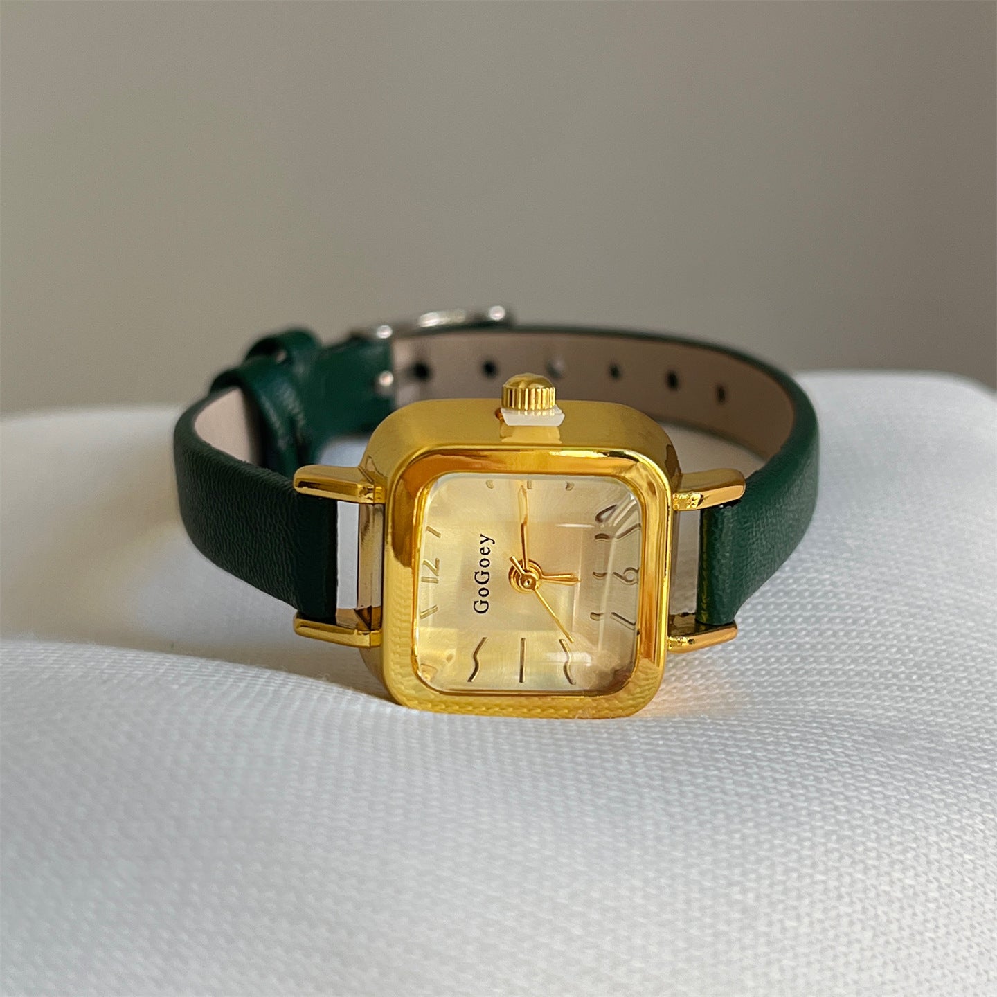 Small square Korean ins style retro watch women's simple and versatile niche fashion temperament student literary women's watch