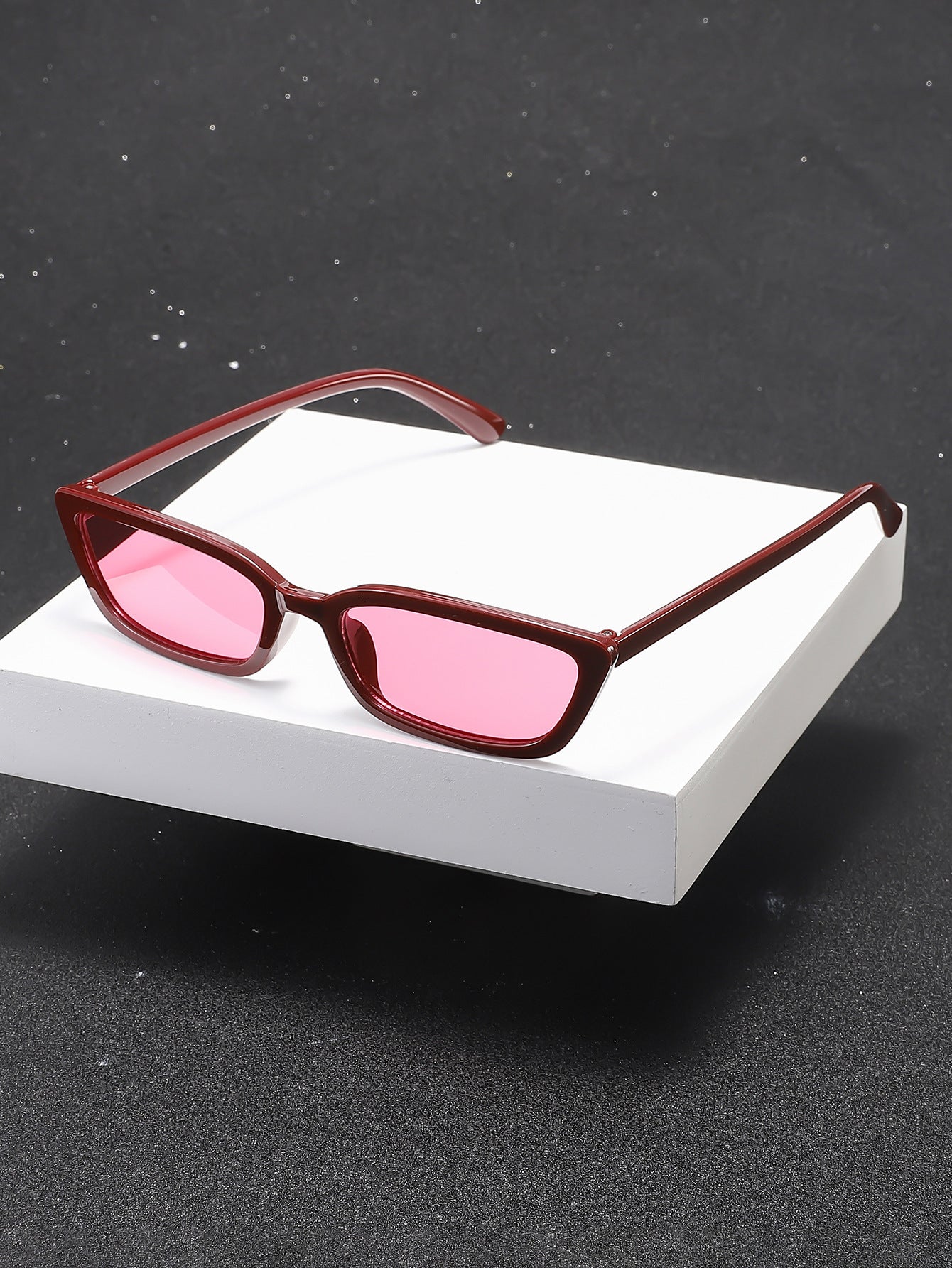 Narrow-frame European and American style sunglasses for women, stylish for photos, sophisticated long cat-eye sunglasses, trendy driving sunglasses for men