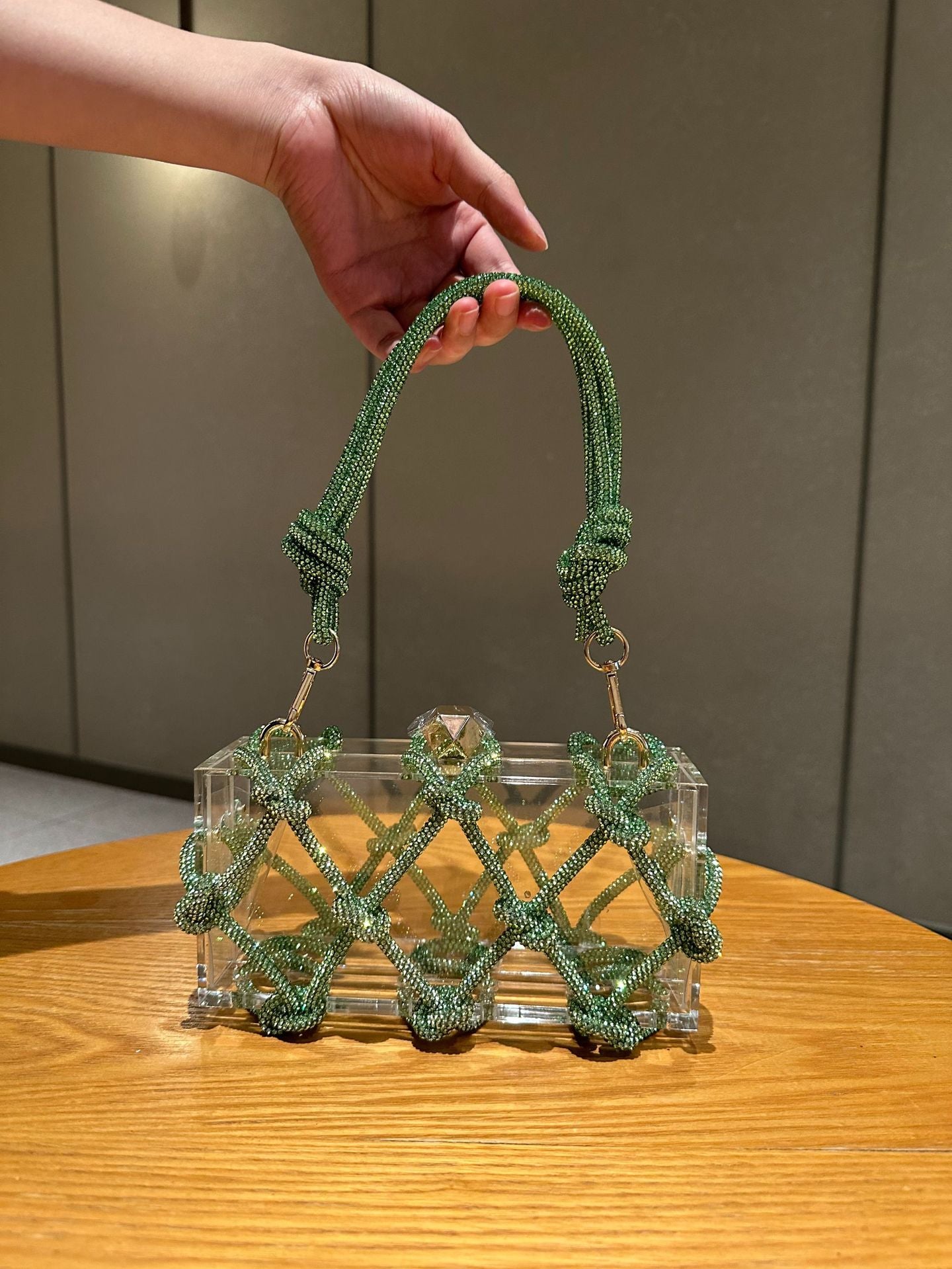 Saco de caixa de acrílico transparente brilhante e inflexível transfronteiriço Jantar tecido à mão saco das axilas de moda de alta qualidade