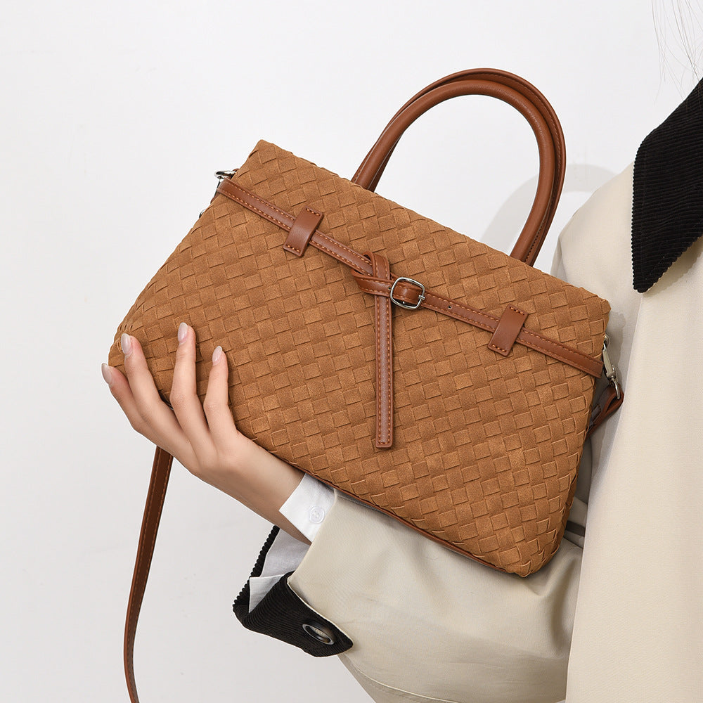 Bolsa de mão feminina camurçado para o dia a dia Bolsa Novo modelo bolsa trançada totalmente artesanal fashion Grande capacidade Bolsa de ombro feminina Internacional