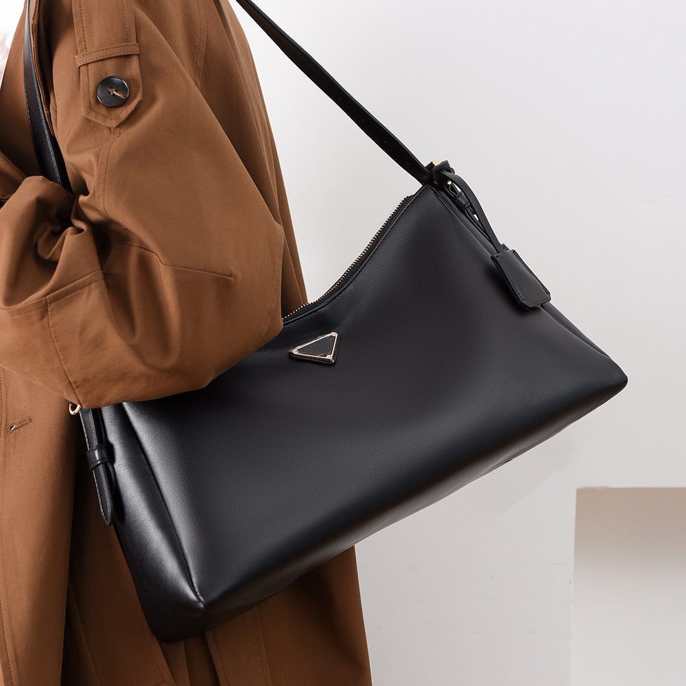 Bolsa de ombro P marca estilo semelhante minimalista para o dia a dia Bolsa elegante fashion Bolsa de ombro curta Grande capacidade Bolsa tote feminina Internacional