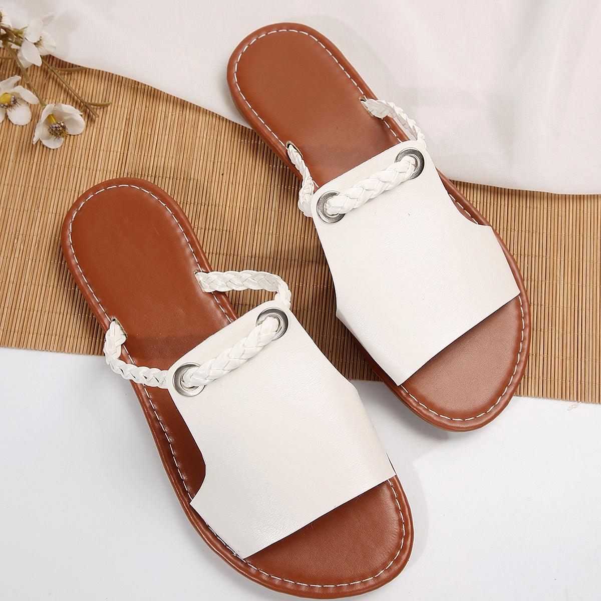 Retro Woven Sandals.