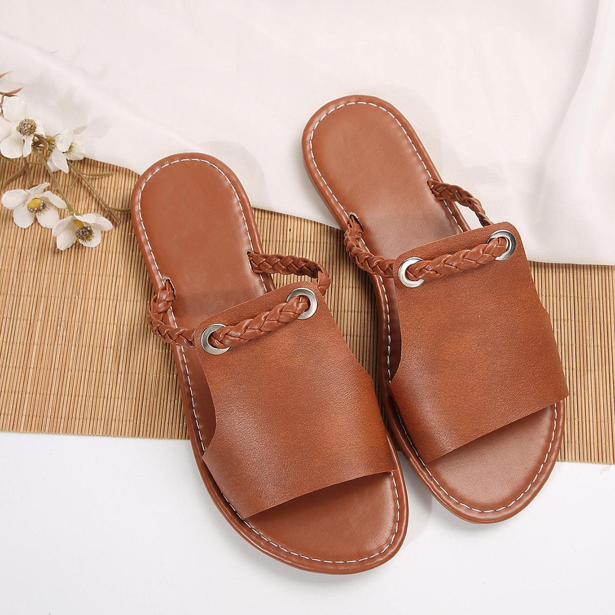 Retro Woven Sandals.