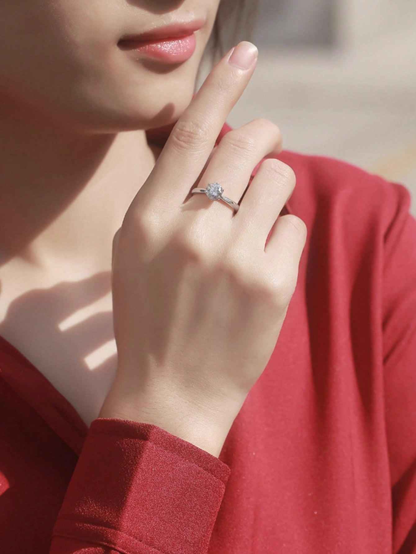 Zirconia Bliss: Silver Elegance Ring