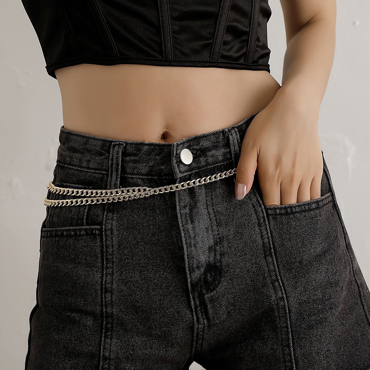 European and American cross-border jewelry, fashion street photography, multi-layer alloy body chain, women, retro queen avatar pendant, waist chain