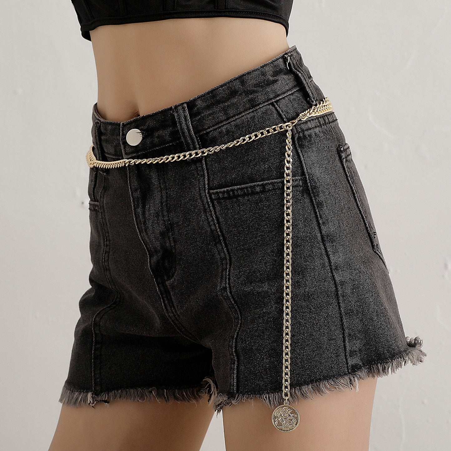 European and American cross-border jewelry, fashion street photography, multi-layer alloy body chain, women, retro queen avatar pendant, waist chain