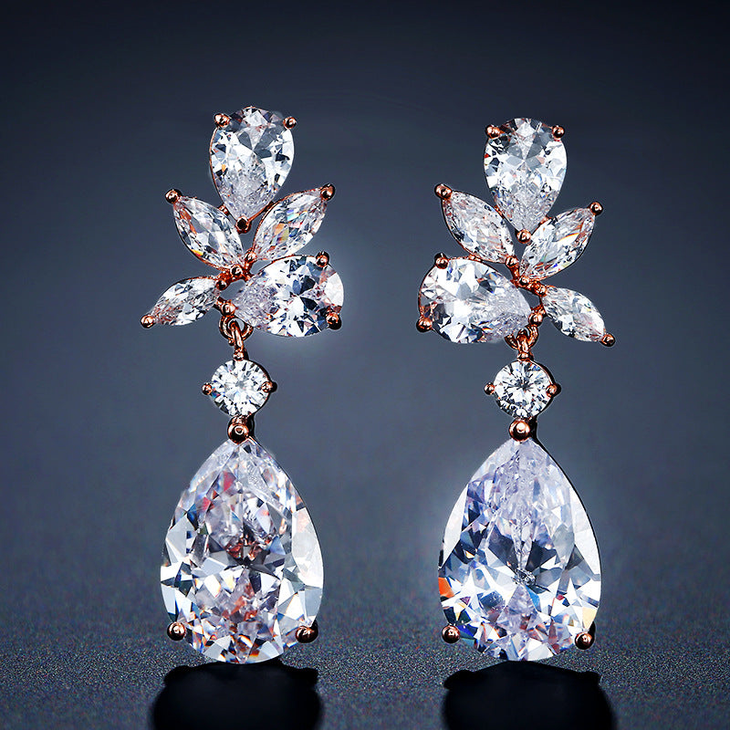 European and American exquisite creative waterdrop petal earrings for women, high-end design with a subtle design sense of micro-set AAA pearl zircon fashion earrings