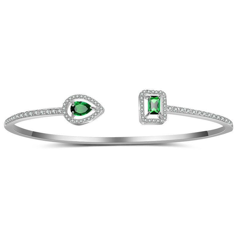Korean minimalist waterdrop jewelry bracelet, women's fashionable niche versatile evening dress jewelry that won't fade