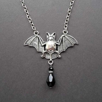 Exquisite, fashionable, simple, European and American women's alloy electroplating necklaces, alloy bat pendants, new jewelry