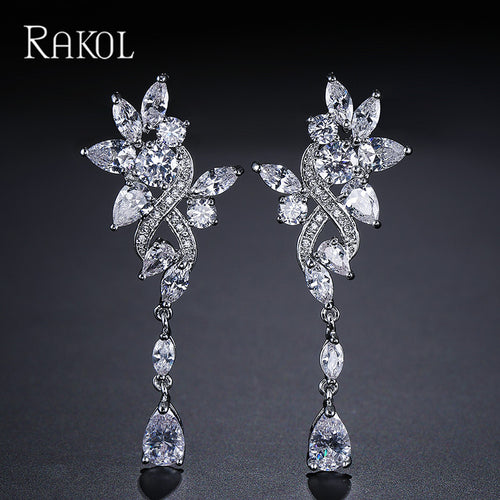 European and American style long leaf-shaped waterdrop earrings for women, light luxury and high-end design, niche accessories for women