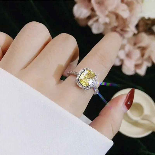 Eternal Glow Noble Spark Ring – Elegant Gold-Tone Crystal Statement Band for Women