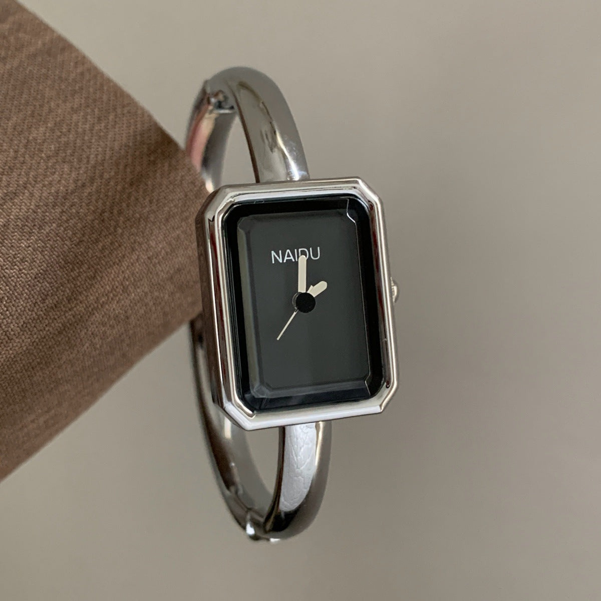 NAIDU's new export bracelet watch, simple, versatile, fashionable, exquisite small square watch, women's cross-border ladies' watch