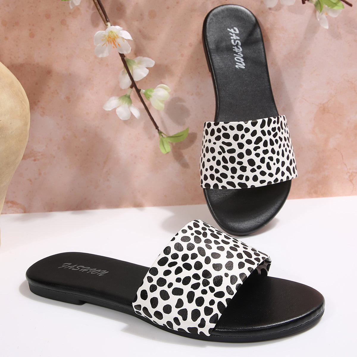 European and American cross-border women's shoes, export animal print decorative fashion slippers, elegant versatile round-toe flat sandals