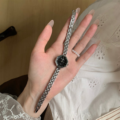 DOUKOU Unique Vintage Niche Design High-End Mini Small Dial Bracelet Watch Feminine Elegance Watch