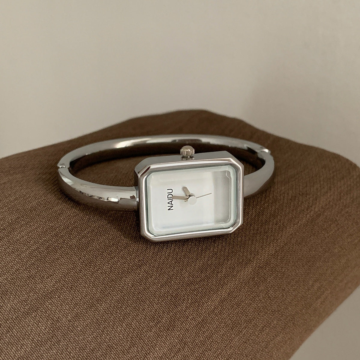 NAIDU's new export bracelet watch, simple, versatile, fashionable, exquisite small square watch, women's cross-border ladies' watch