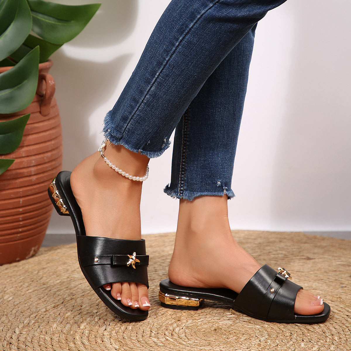 European and American cross-border foreign trade wholesale high-heeled sandals for women, elegant versatile metal decorative buttoned square-toe sandals