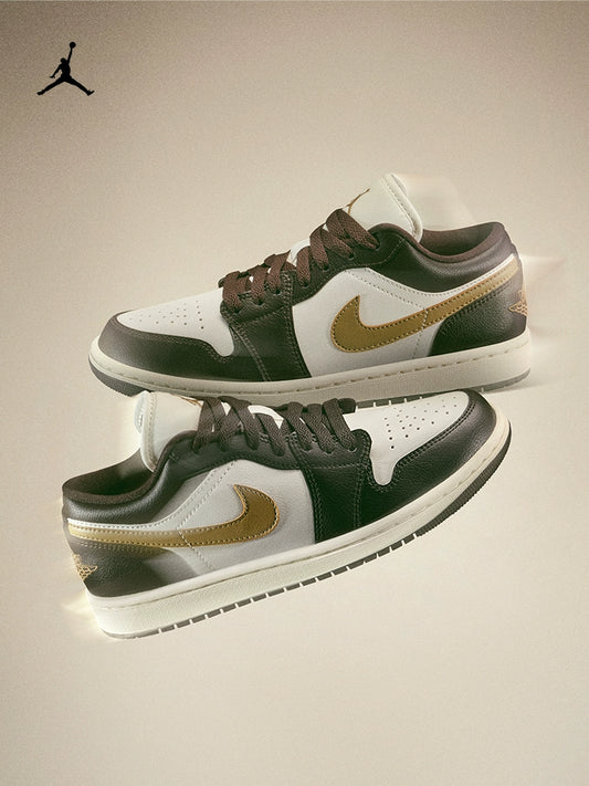 Nike Jordan Women's Lightweight AJ1 Board Shoes Winter Flat Low Top Embroidery Sneakers JORDAN DC0774