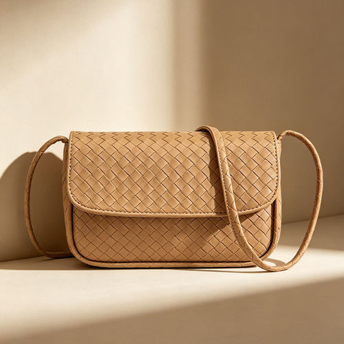Internacional Bolsa transversal Novo modelo fashion bolsa trançada minimalista elegante bolsa quadrada compacta feminina coreano exclusiva Bolsa de ombro atacado