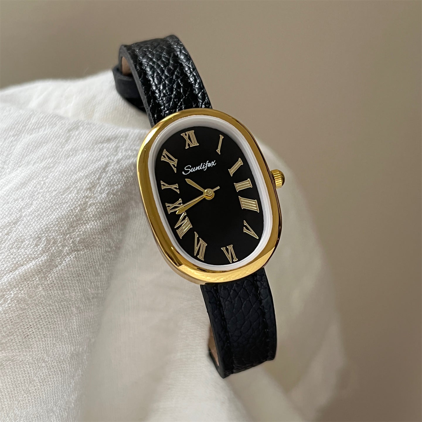 Hong Kong-style retro fashion watch for women, simple and versatile Roman scale quartz watch belt, hot-selling cross-border foreign trade bestseller