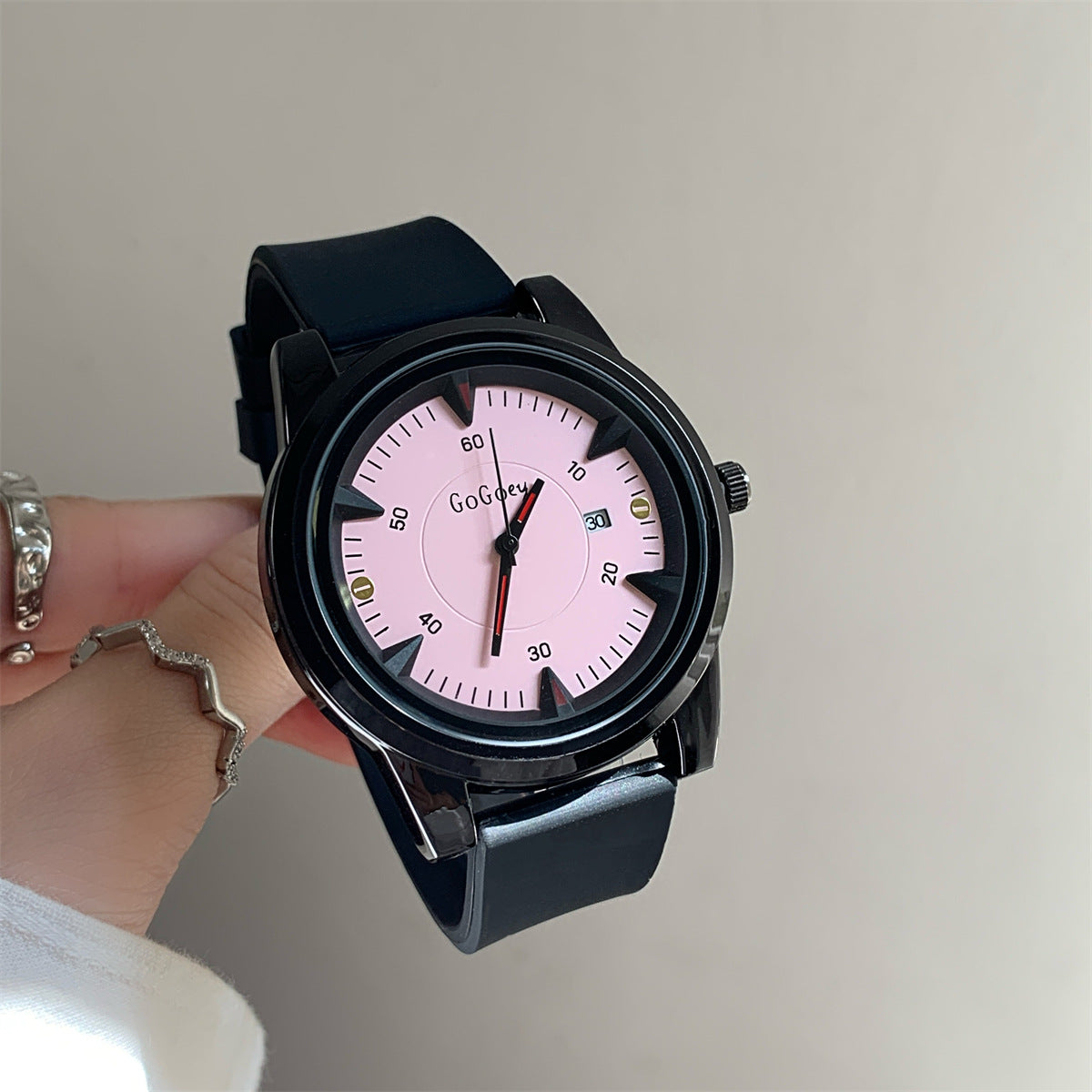 GoGoey European and American Style Niche Sports Men's and Women's Wholesale Original Style Quartz Watches with Personalized Large Calendar Dials