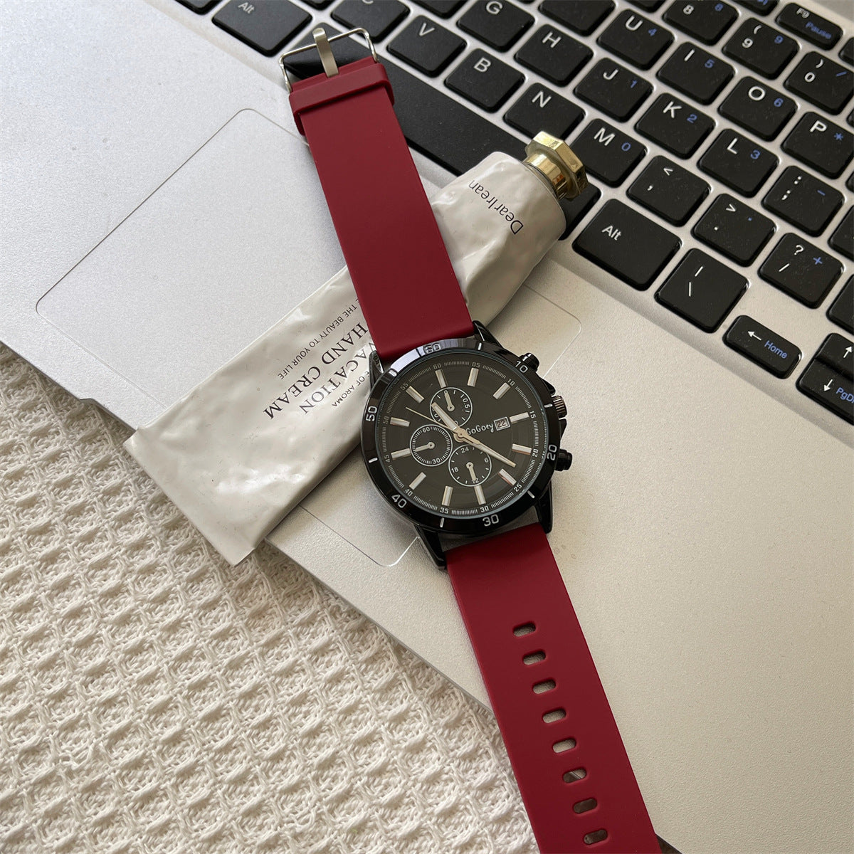 European and American trendy youth minimalist fashion round watch women's couple quartz watch cross-border live streaming source
