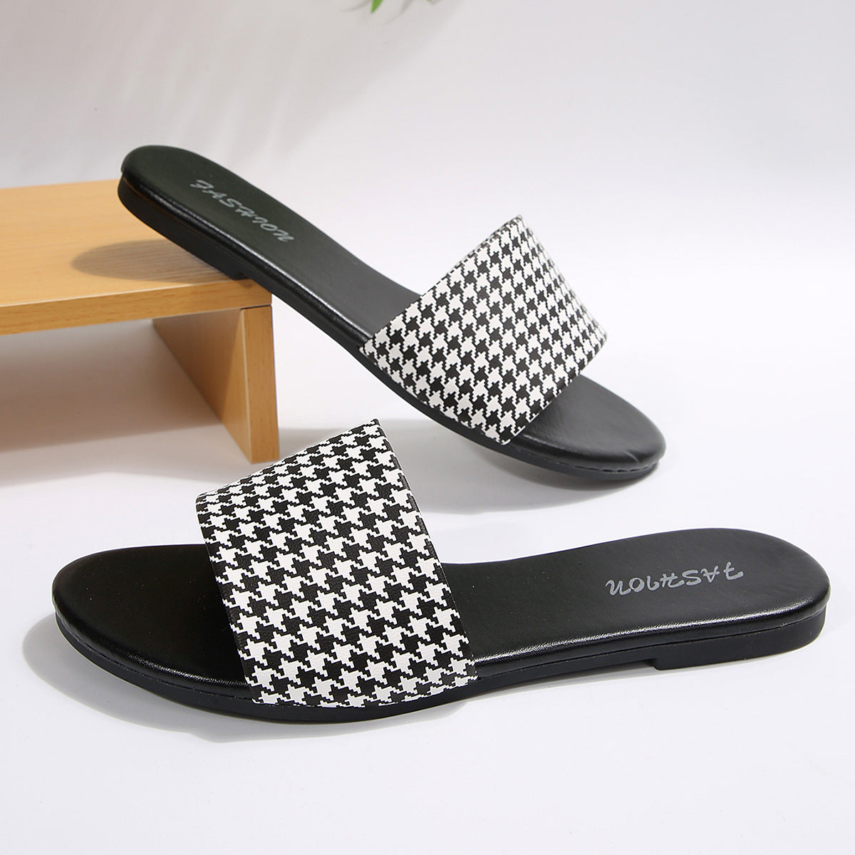 European and American cross-border women's shoes, export animal print decorative fashion slippers, elegant versatile round-toe flat sandals