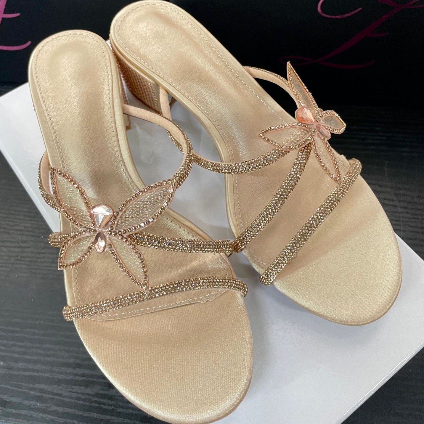 WO Huizhou City 2026 Summer European and American fashion round toe, thin heel and thick heel, rhinestone bow, versatile slipper girl