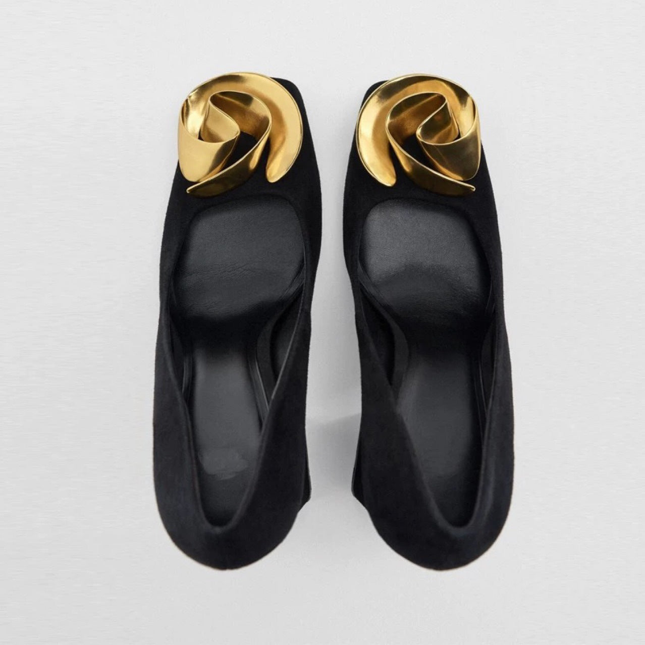 ZA2025 outono Preto Metálico Flor Enfeitada Ovelha Back-heeled Shoes Square Toe Thick Heel Versátil Casual Shoes Mulheres