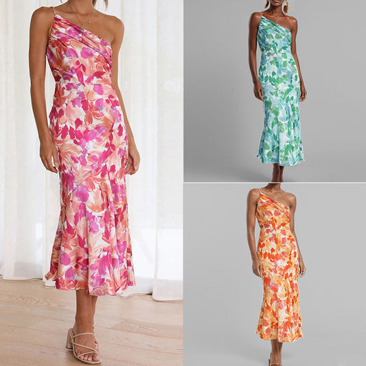 Vestido midi com estampado europeu e americano, gola diagonal, ombros à mostra e alças, da Amazon, modelo 661.