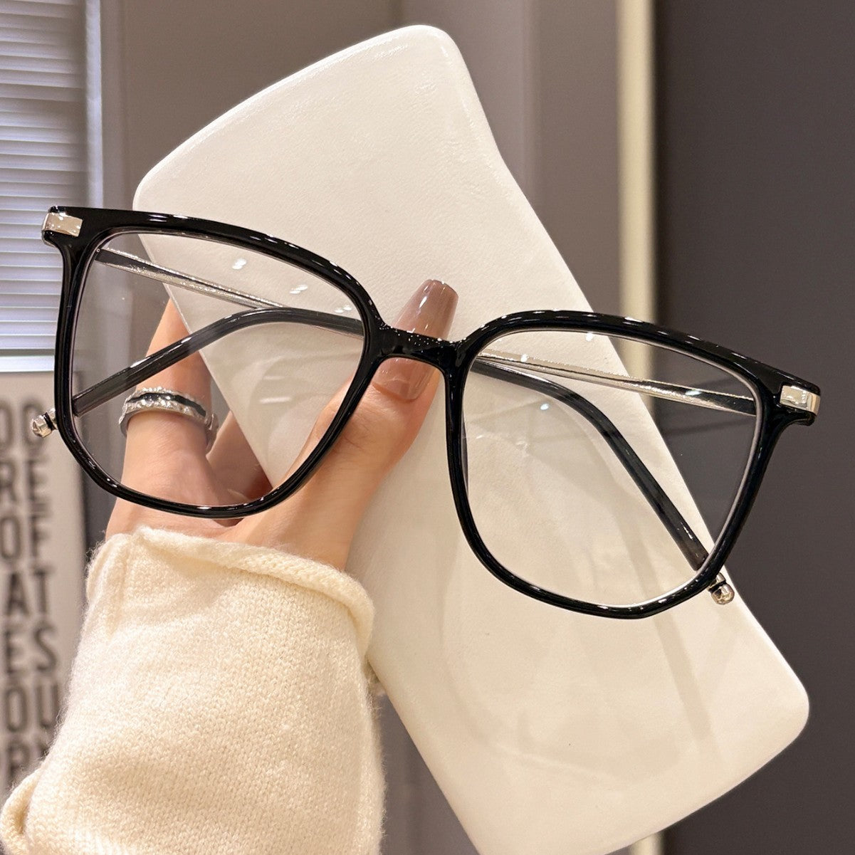 Square frame leopard print flat glasses for women, new blue light blocking no-makeup glasses frames, metal temple arms, face-enhancing small decorative glasses