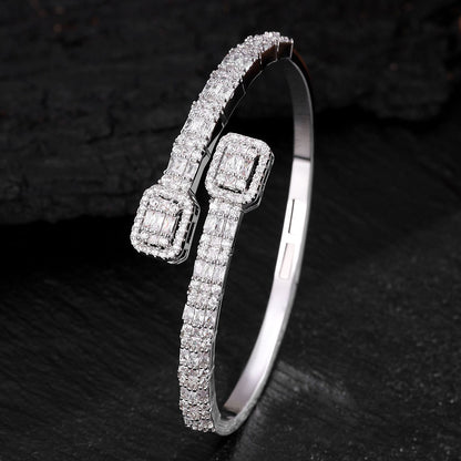 Cross-border European and American style exaggerated full zircon, light luxury, niche, high-end design, open ring for women, women's hand accessories that do not fade
