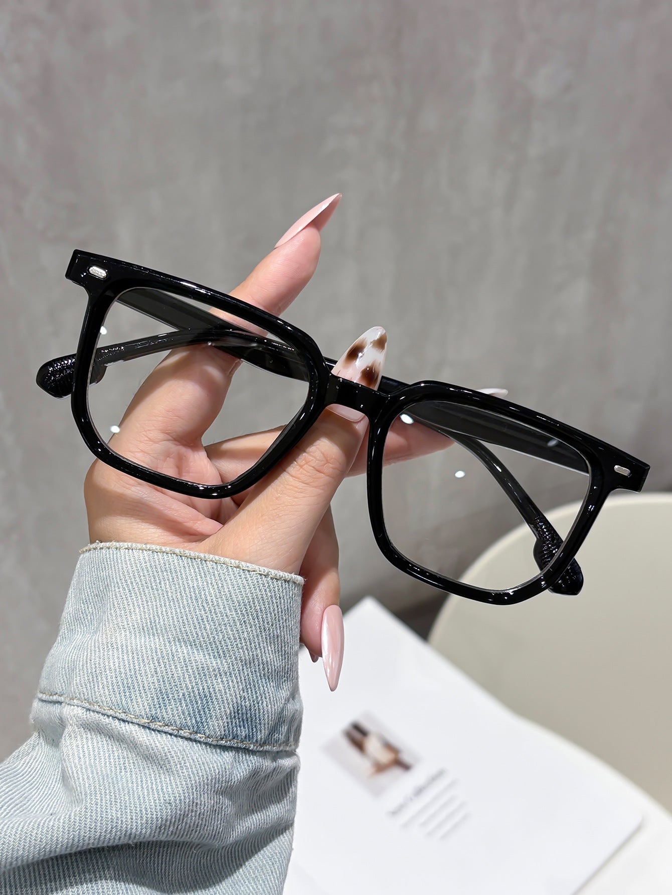 Simple polygonal rice nail sunglasses 2025 new cross-border personality men and women driving beach square sunglasses on behalf of the distribution