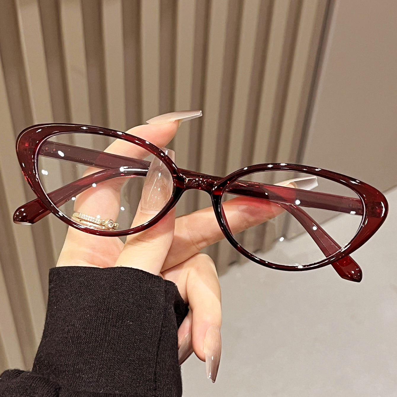 Red small frame cat eye flat light lens women's high-end sense 2025 new retro plain makeup Internet celebrity anti-blue light glasses frame