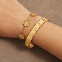 6 flower bracelets + 5 flowers