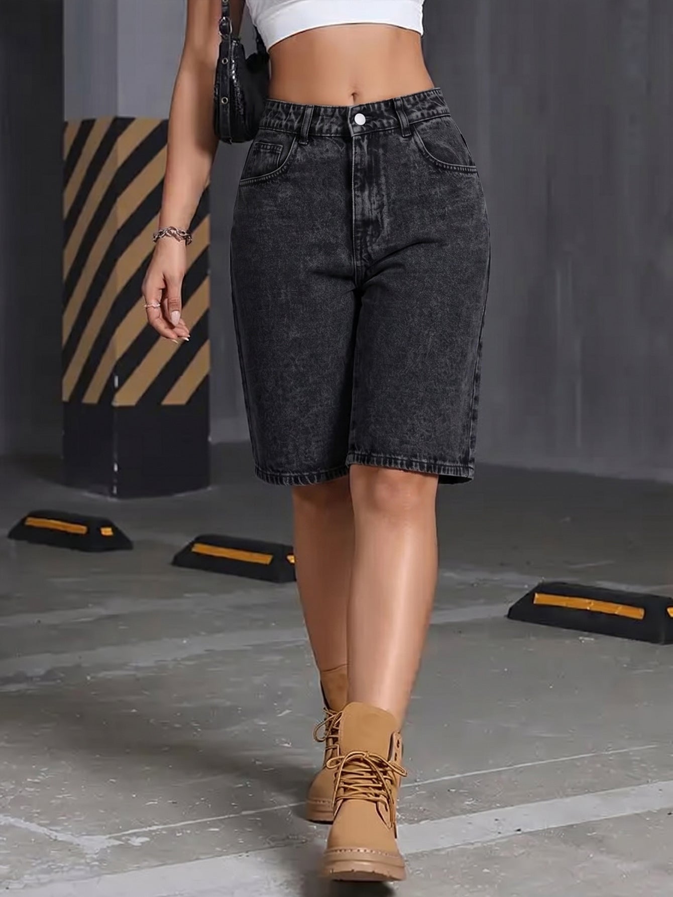 Cross-border women's jeans in black, fashionable, simple, relaxed, and casual versatile denim shorts, suitable for spring and summer