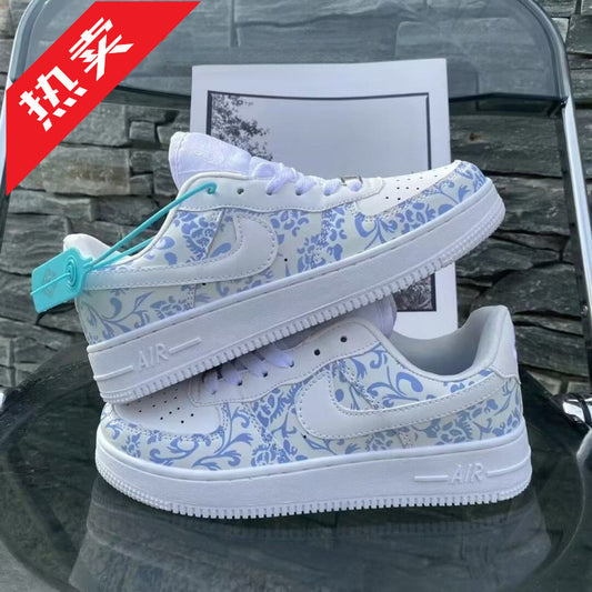 Venda quente de porcelana azul e branca mudança quente sapatos de tabuleiro homens e mulheres, sentido leve bonito sapatos brancos, estudantes sapatos de skate casuais, explosivo frete grátis