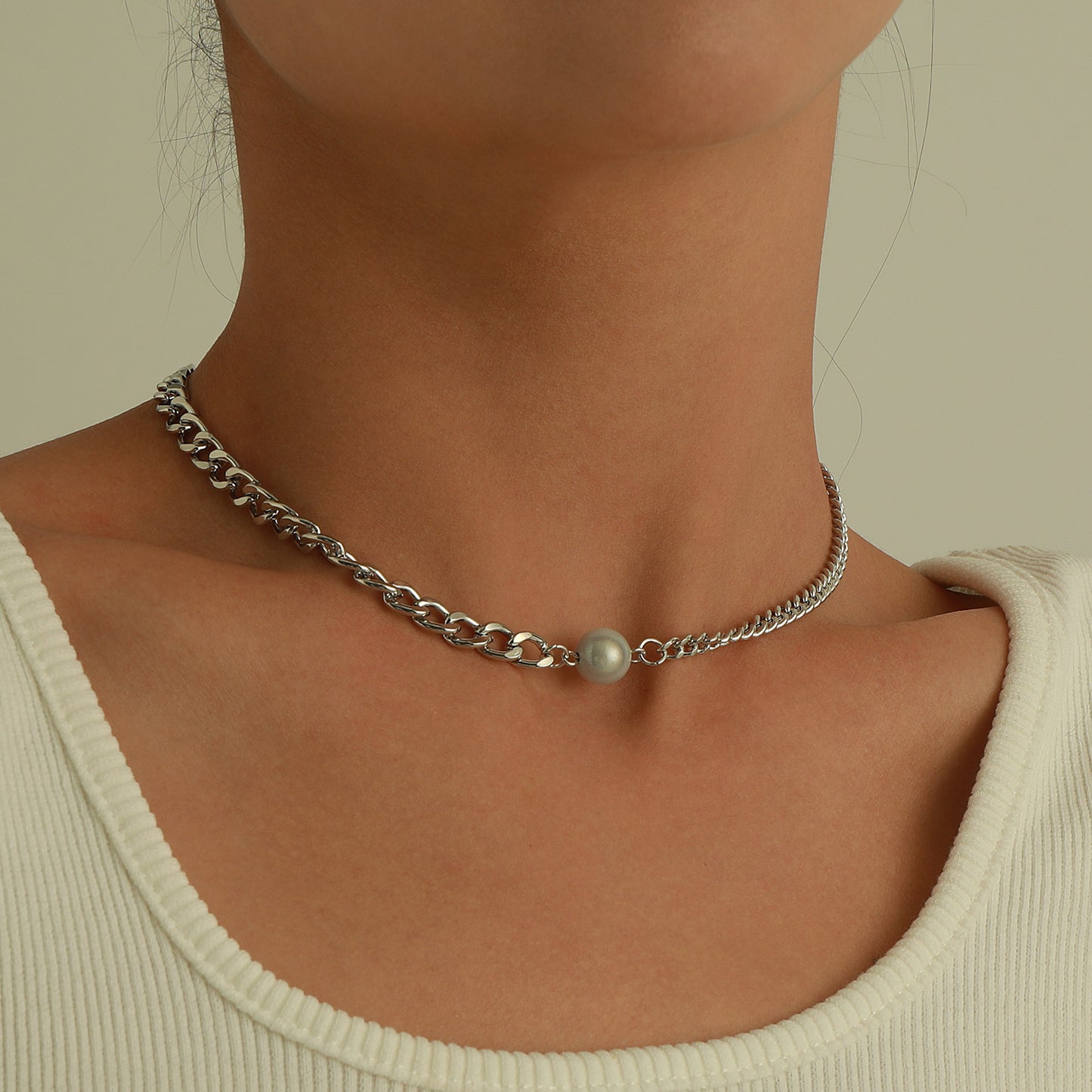 European and American cross-border jewelry, trendy short luminous pearl necklace, female punk, exaggerated fashion, simple chain necklace