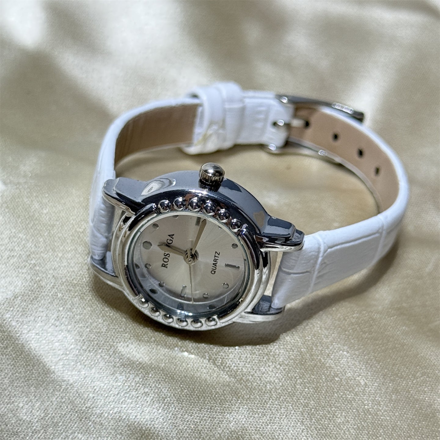 Foreign trade best-selling wholesale price, new silver chain exquisite small dial watch for women, fashionable temperament, high-end feel for students