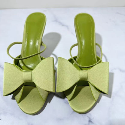 ZA2024 verão Novo Salto Alto Sapatos Femininos Seda Cetim Salto Fino Arco Enfeitado Sandálias Mule Rosa Vermelho Dedo Aberto Sapatos Femininos