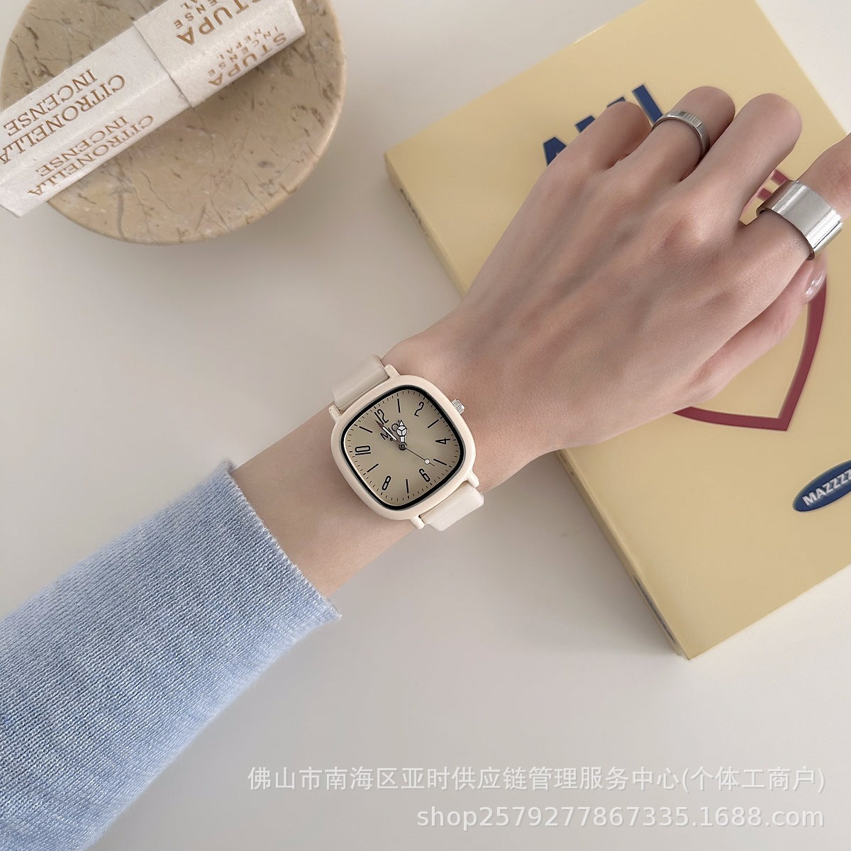 Internet-famous and popular Korean INS watches for men and women, student exams, academy style, high aesthetic and minimalist silicone women's watches available for sale