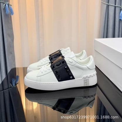 Sapatos de tabuleiro respiráveis de outono e inverno, sapatos masculinos casuais, sapatos brancos, sapatos individuais masculinos, rebites, sapatos da moda da estação europeia, sapatos femininos