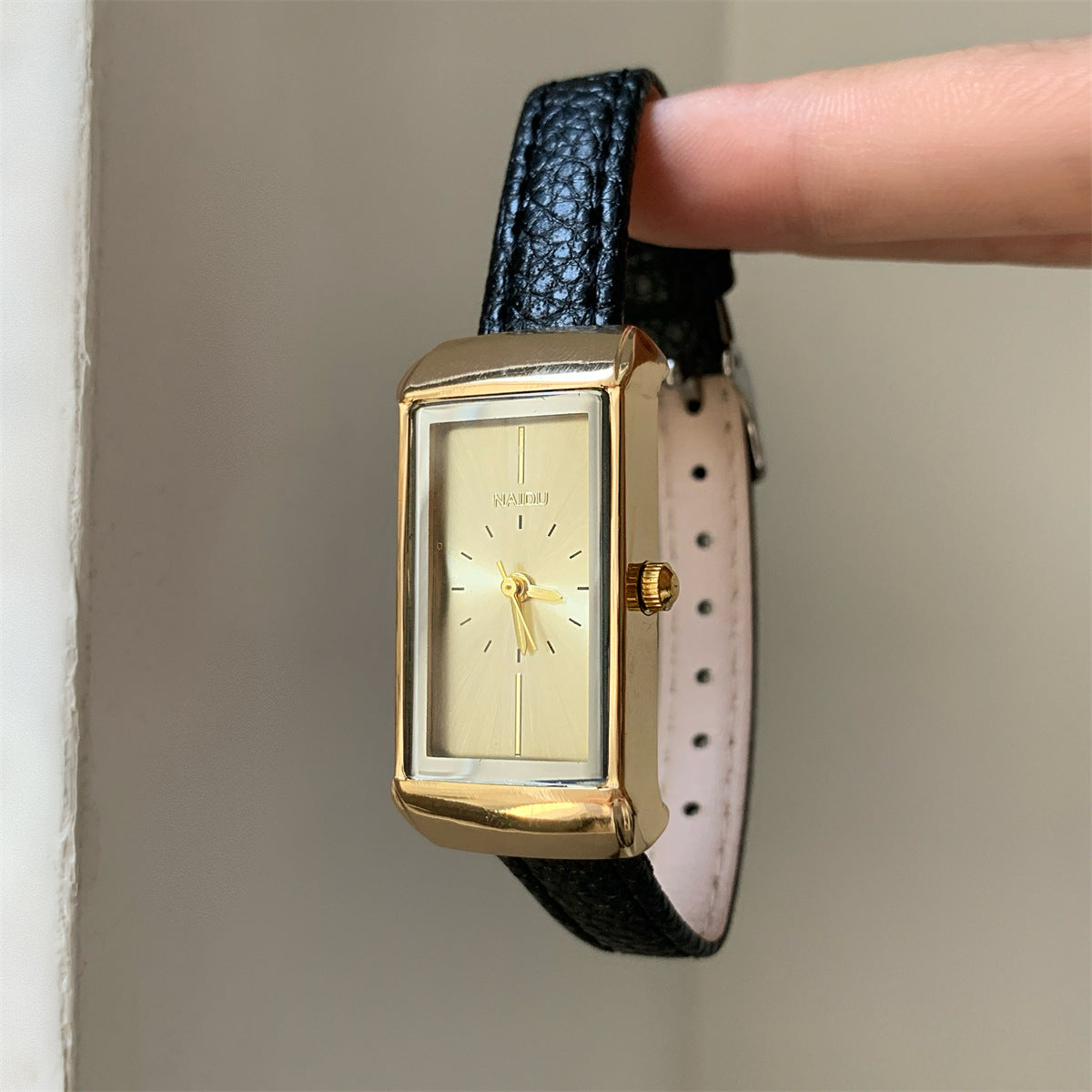 Internet celebrity bestseller wholesale slim strip used women's watches, niche women's workplace classic belt casual quartz watches