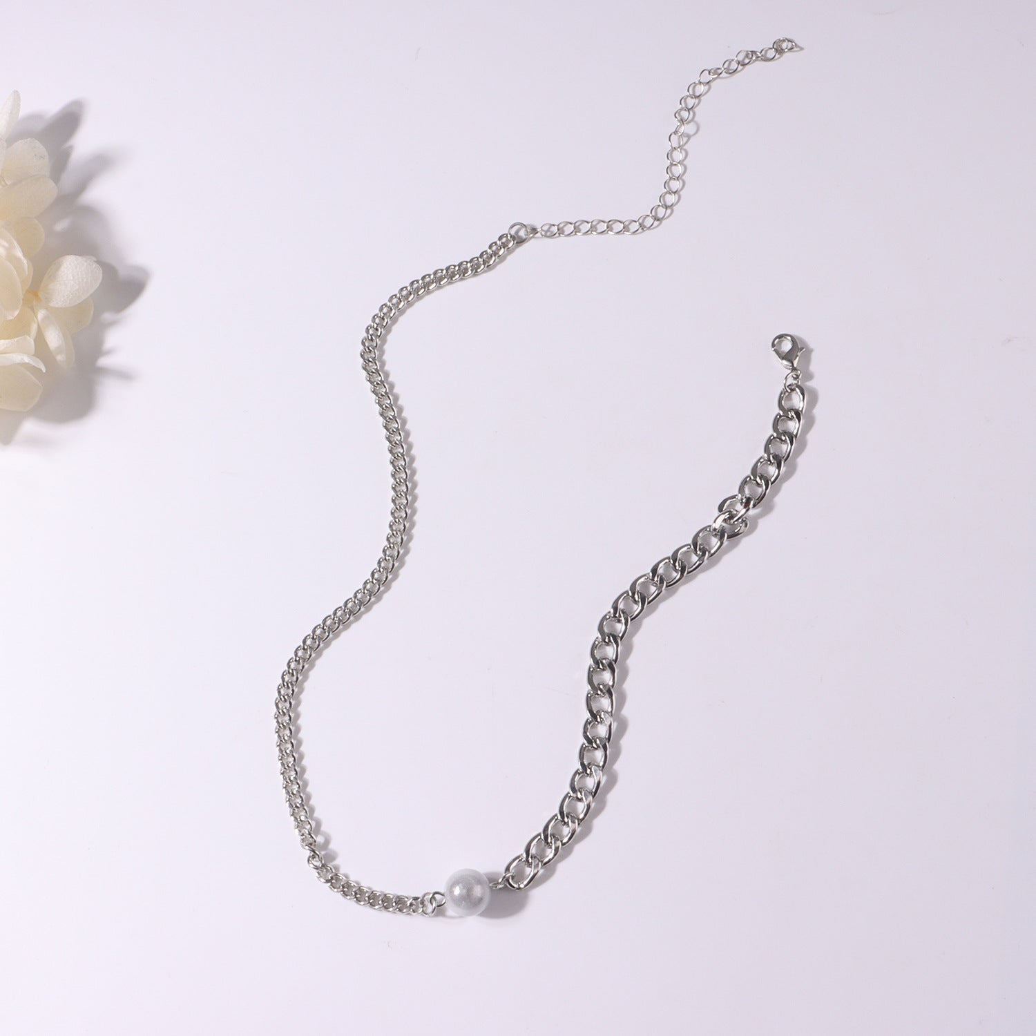 European and American cross-border jewelry, trendy short luminous pearl necklace, female punk, exaggerated fashion, simple chain necklace
