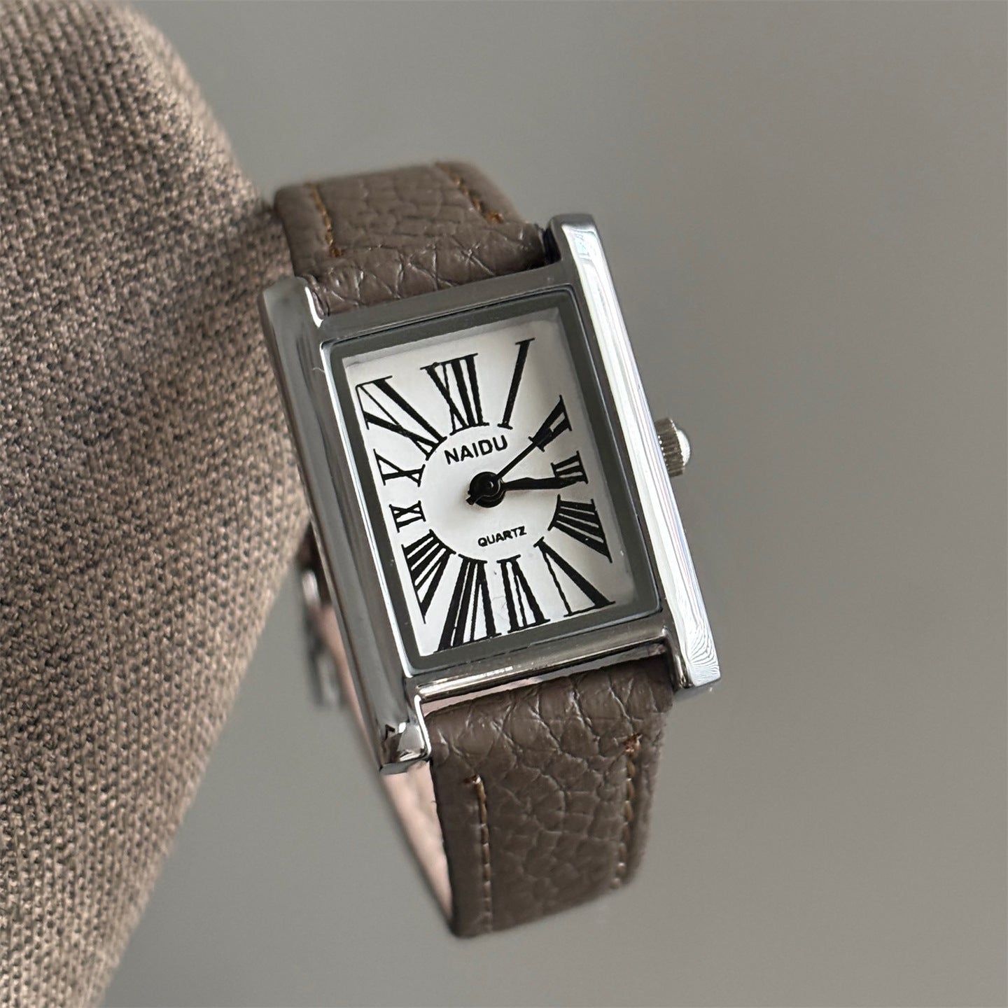 Hot sale simple light luxury exquisite commuter square senior student quartz watch temperament casual versatile second-hand wholesale price