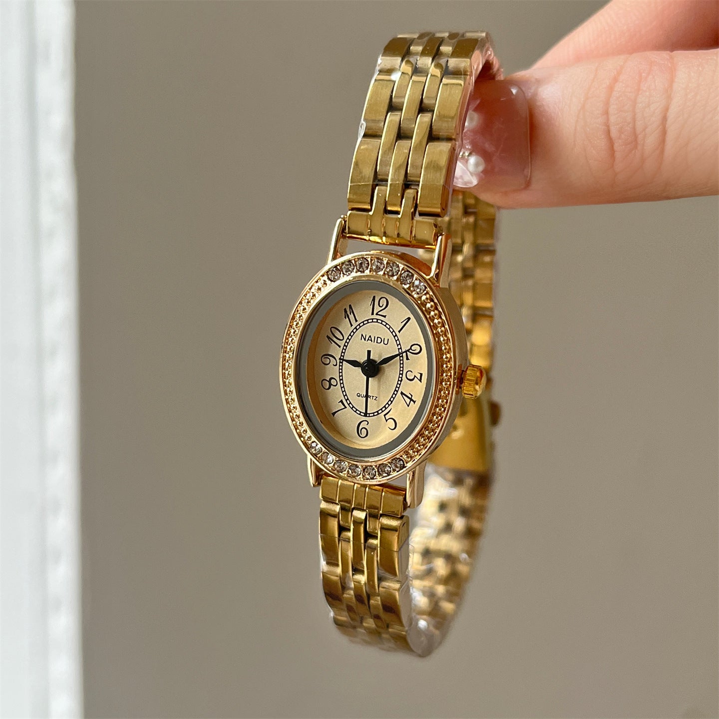 Manufacturer foreign trade direct sales vintage design sense watch female niche oval subdial chain watch female quartz watch
