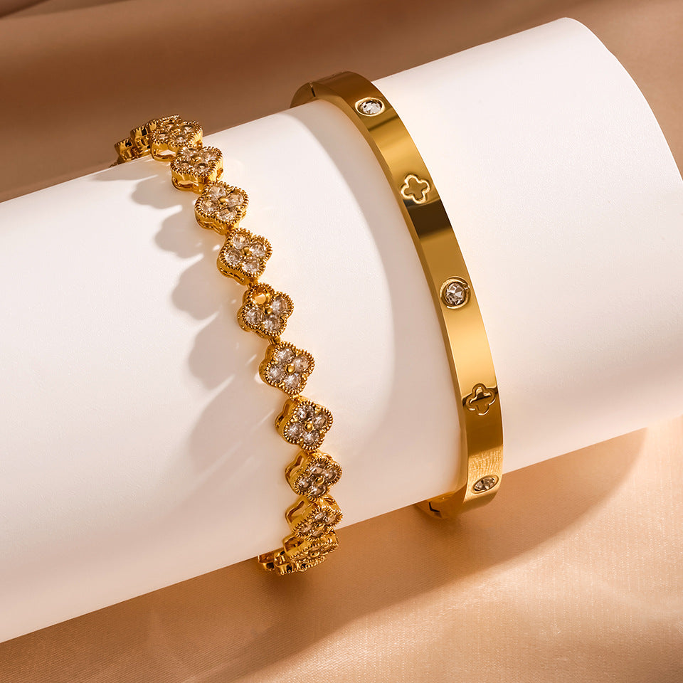 Cross-border stainless steel 18k gold gold heart bracelet for women, light luxury, niche, high-end four-leaf clover bracelet set