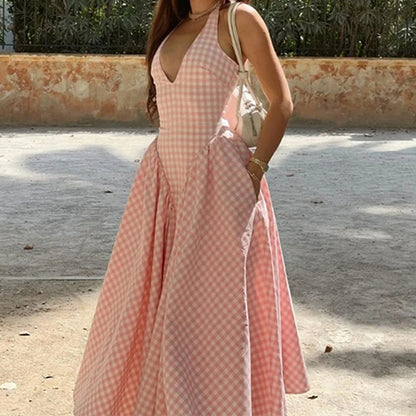 2026 spring new European and American clothing temperament elegant ins style halterneck V-neck pleated waist French dress