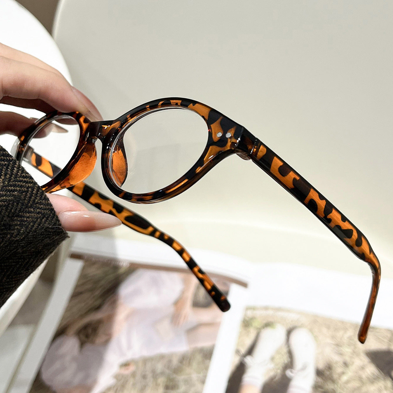 Oval nerd glasses frames for women, 2025 new cross-border Western internet celebrity Mi Nail glasses, no-makeup fashionable frames