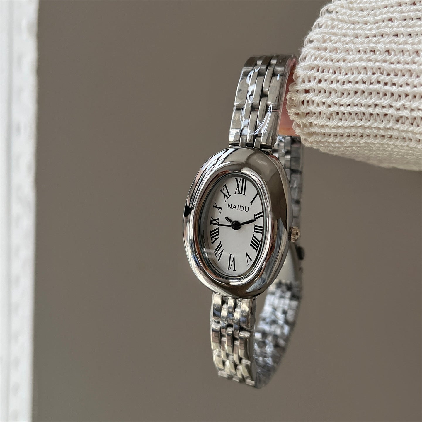 Manufacturer for foreign trade supply: best-selling trending bathtub oval women's watches, exquisite pre-owned small gold watches, quartz women's watches
